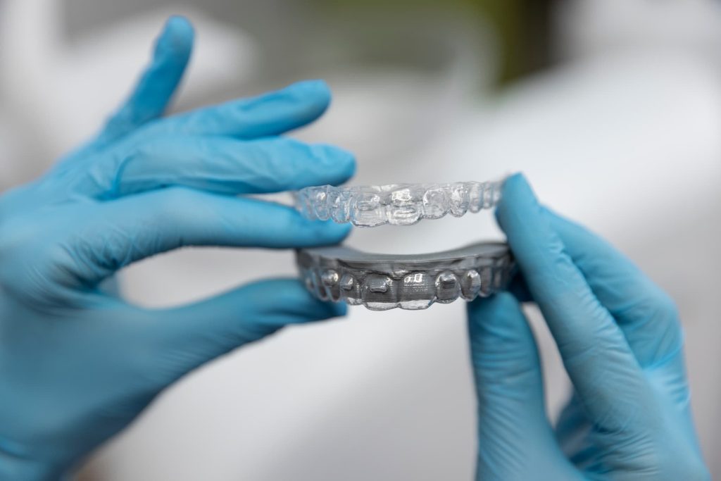 Dentista con invisalign